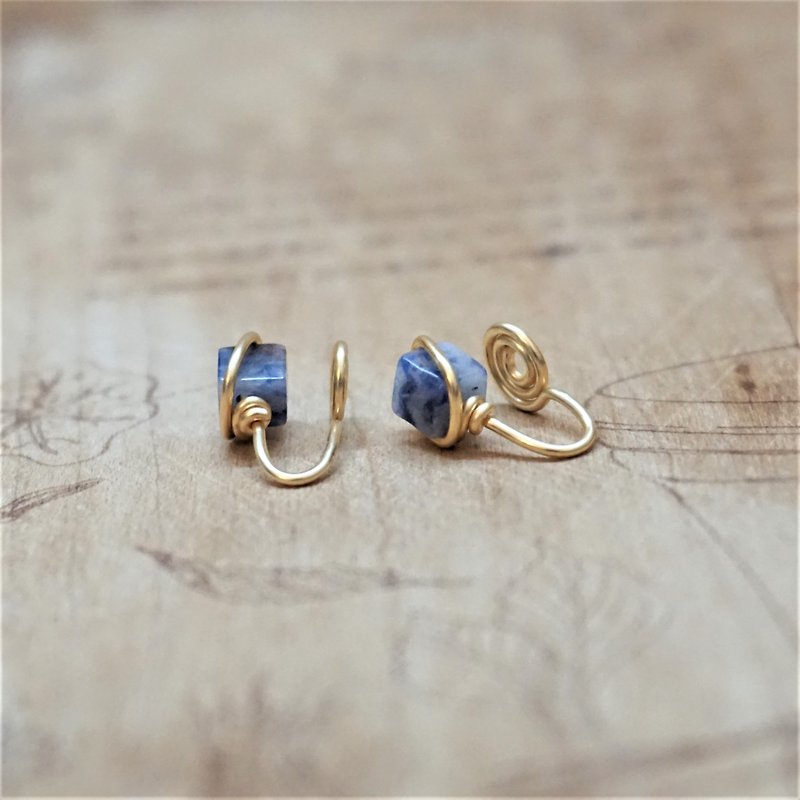 << 金线框耳夹 - 苏打石 >> 4mm方块苏打石 ( 另有耳针款 ) - 耳环/耳夹 - 半宝石 蓝色