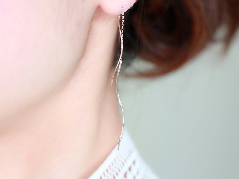 K10 rose gold- solid gold nuance wave pierced earrings - 耳环/耳夹 - 其他金属 粉红色