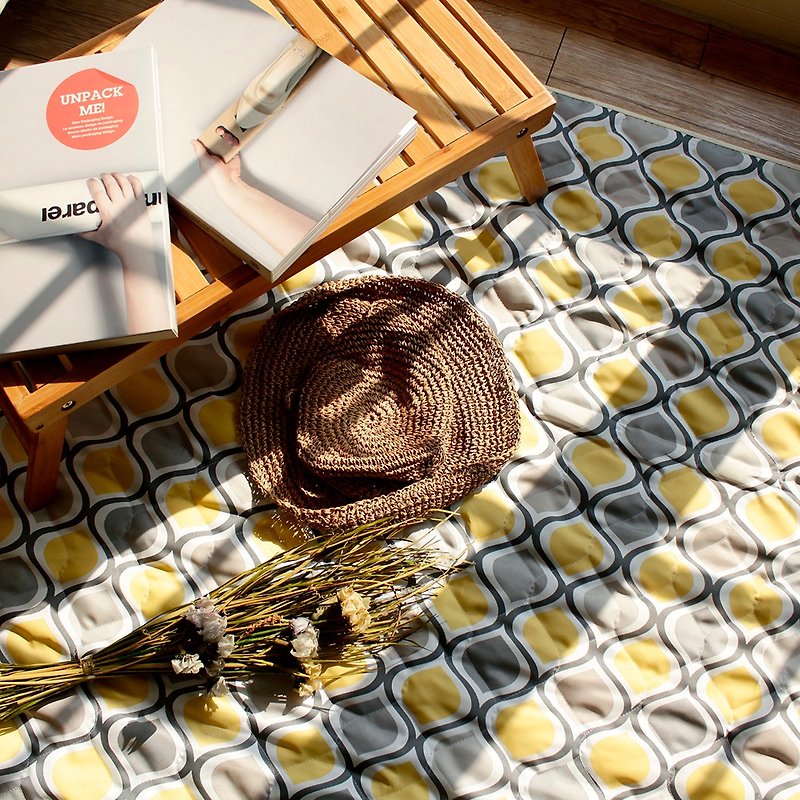 普普风系列铺棉野餐垫/地垫/沙滩垫(夏日冰菓) - 野餐垫/露营用品 - 聚酯纤维 金色