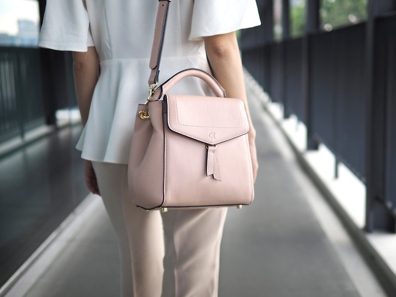 Brooklyn (Nude pink) : Crossbody bag, leather bag, cow leather - 手提包/手提袋 - 真皮 粉红色