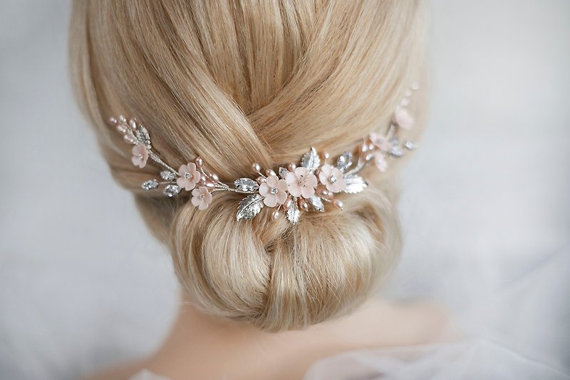 Blush pearl flower hair vine, Bridal back wreath and earrings, Boho wedding - 发饰 - 粘土 粉红色