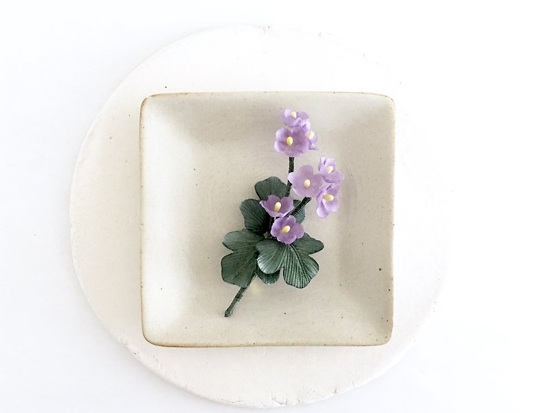 野に咲く花のブローチ(紫花） - 胸针 - 棉．麻 紫色