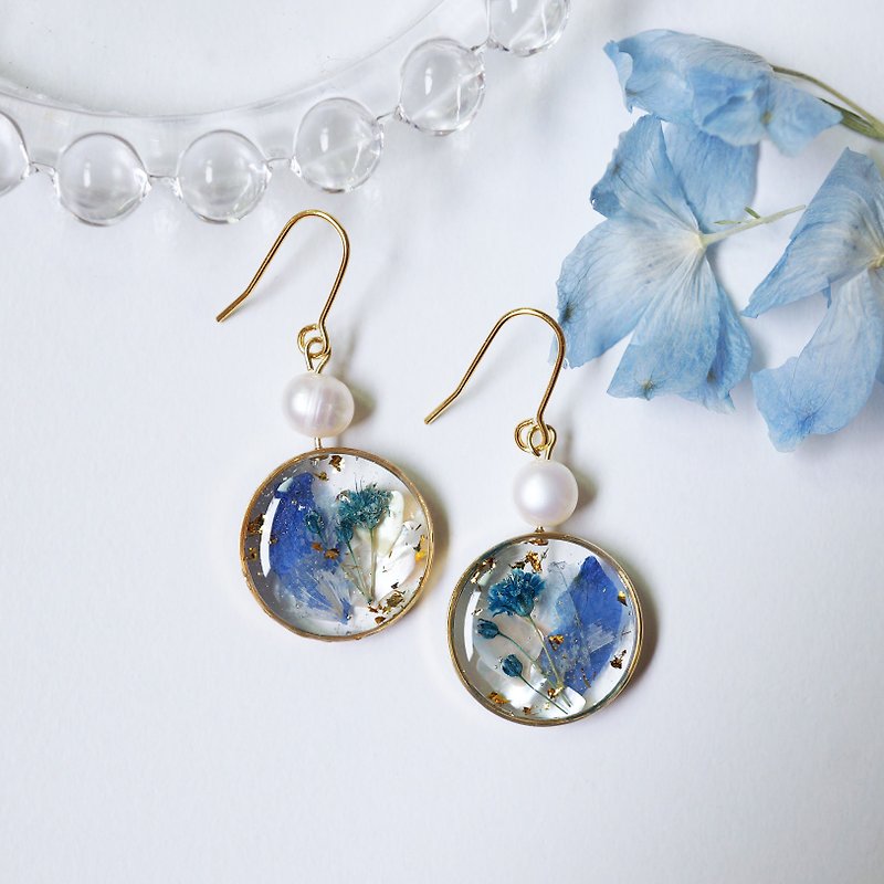 Real perl and blue flower earrings - 耳环/耳夹 - 植物．花 蓝色