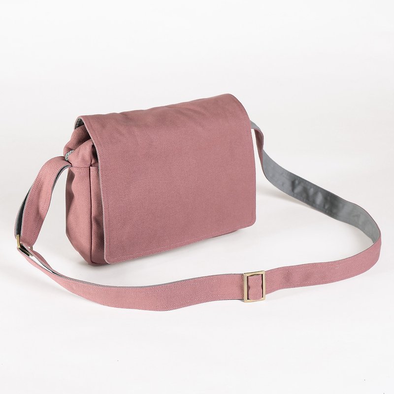 小书包-干燥玫瑰色 - 侧背包/斜挎包 - 棉．麻 粉红色