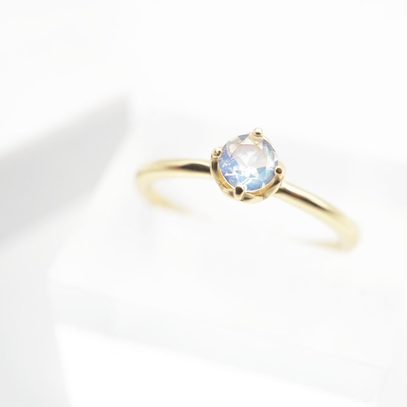 蓝光月光石925纯银戒指 (银/玫瑰金/18k金) | 月光石系列 - 耳环/耳夹 - 宝石 蓝色