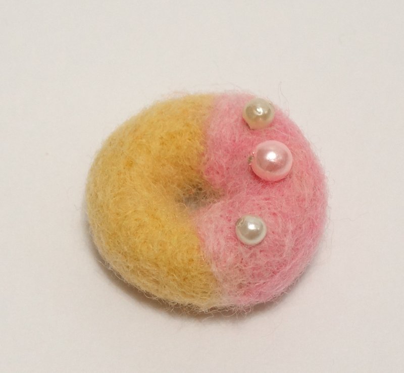 甜蜜草莓甜甜圈-羊毛毡  "钥匙圈、吊饰、摆饰"(可定制化更改颜色) - 钥匙链/钥匙包 - 羊毛 粉红色