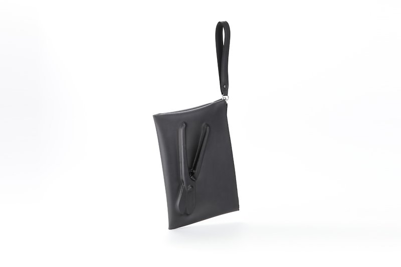POMCH  - VF MATTE 工业剪刀 立体图案手拿包 (M) - 手拿包 - 塑料 黑色