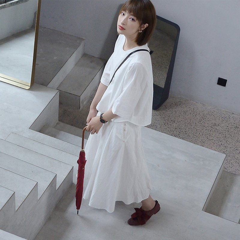 圆领背后扣衬衫|衬衫|棉|独立品牌|Sora-162 - 女装衬衫 - 棉．麻 白色