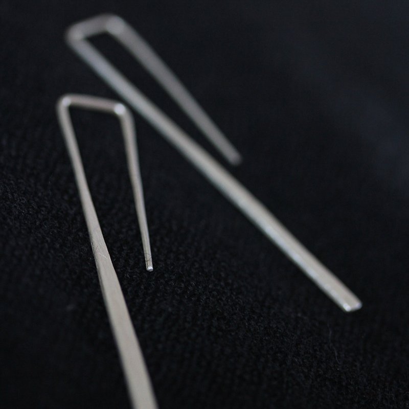 Toothpick-shape hook earring in silver or gold finish  (E0117) - 耳环/耳夹 - 银 银色
