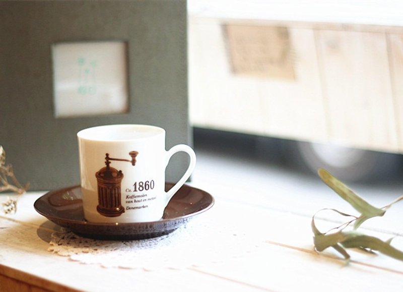 【好日恋物】德国 vintage 磨豆机纪念咖啡杯 /Mitterteich Bavaria/拍摄道具 - 咖啡杯/马克杯 - 瓷 白色