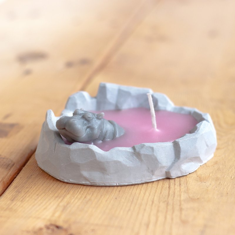 疗愈动物-河马泡温泉 手工造型香氛蜡烛 - 蜡烛/烛台 - 蜡 粉红色