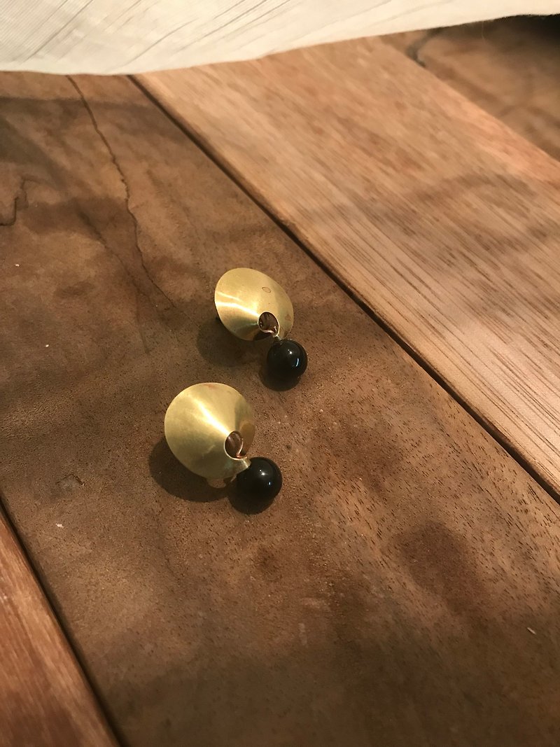 扭扭几何圆黄铜夹式耳环 - 耳环/耳夹 - 铜/黄铜 黑色