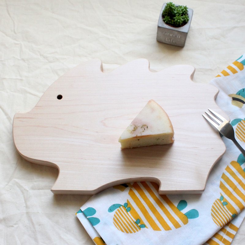 实木动物造型餐板 刺猬 儿童点心盘 面包切板 砧板 台湾限量手作 - 托盘/砧板 - 木头 卡其色