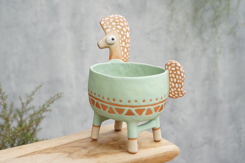 Horse plant pot handmade ceramic - 花瓶/陶器 - 陶 蓝色