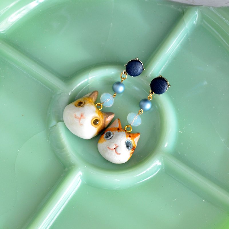 日本设计师手工制猫咪耳环 黏土材质 - 耳环/耳夹 - 粘土 多色