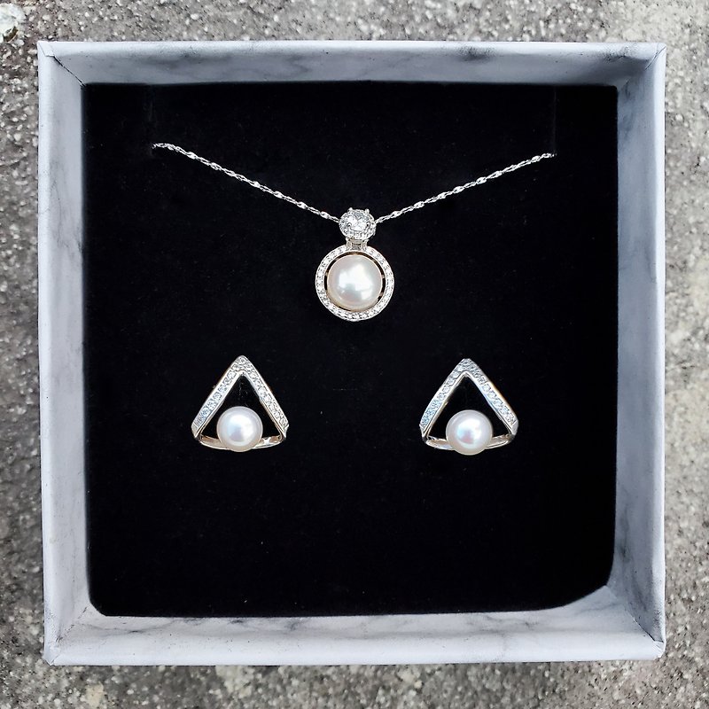 【Pinkoi独家礼盒】。奢丽。天然淡水珍珠925纯银。耳钉项链套装 - 耳环/耳夹 - 珍珠 白色