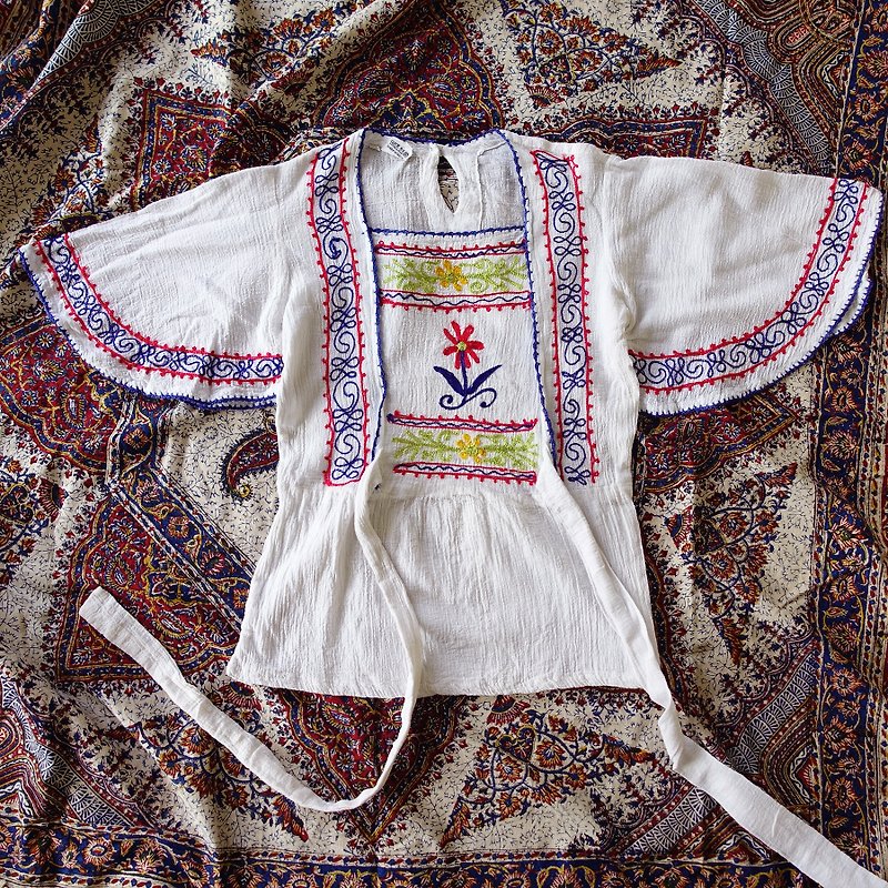 BajuTua /古着/ 70's 印度花卉刺绣绑带上衣(瑕疵降价品) - 女装上衣 - 棉．麻 白色