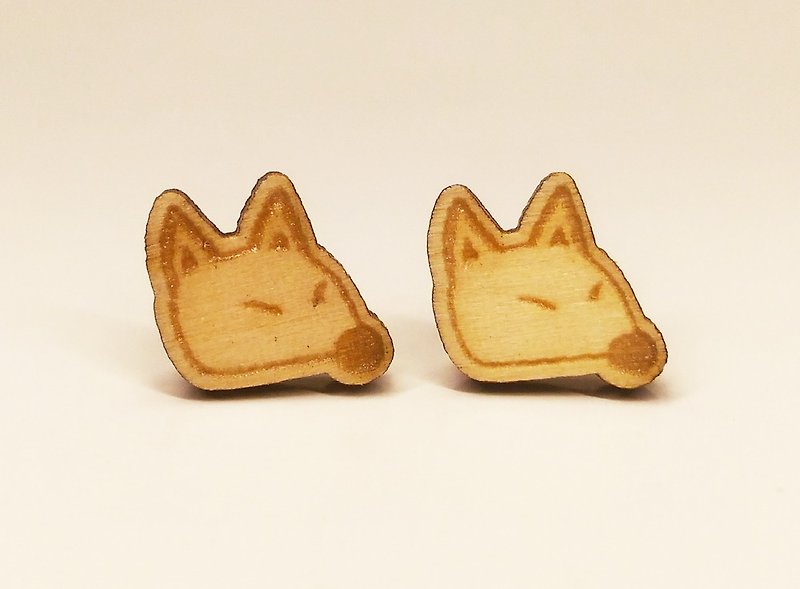 【小狐狸】素色贴式木耳环 - 耳环/耳夹 - 木头 