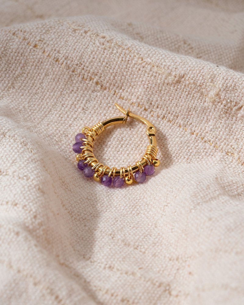 Small Amina Earrings in Amethyst (18K Gold Plated Amethyst Hoops) - 耳环/耳夹 - 半宝石 紫色