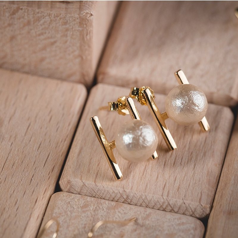 棉珍珠耳环 - Kite - 耳环/耳夹 - 其他金属 金色