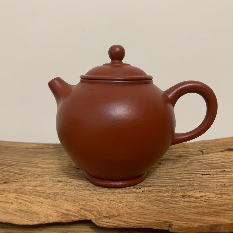 台湾【朱泥】手拉坯掇球壶13 - 茶具/茶杯 - 陶 红色