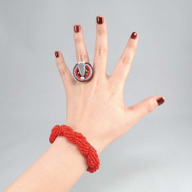 手環 red beaded bracelet, twisted bracelet, spiral bracelet, statement bracelet,2 - 手链/手环 - 塑料 红色