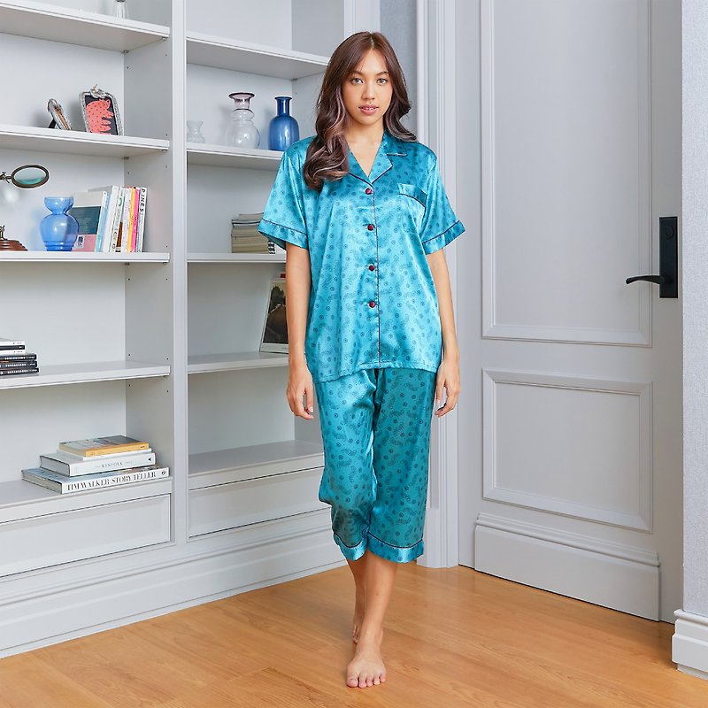 Satin Pajamas short sleeves with three-quarter legs - 居家服/睡衣 - 其他材质 绿色