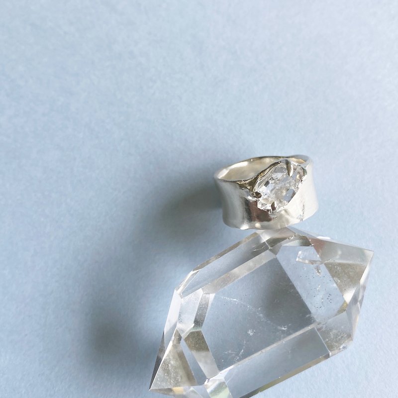 闪灵钻原生矿石戒指(宽版) Herkimer Diamond Embed Ring (widen) - 戒指 - 其他金属 银色
