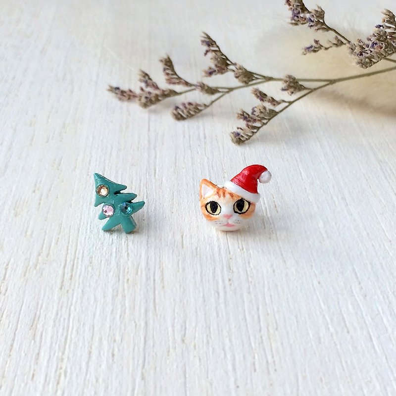 Santa cat & Christmas tree Earrings, Cat Stud Earrings, Christmas gifts - 耳环/耳夹 - 粘土 多色