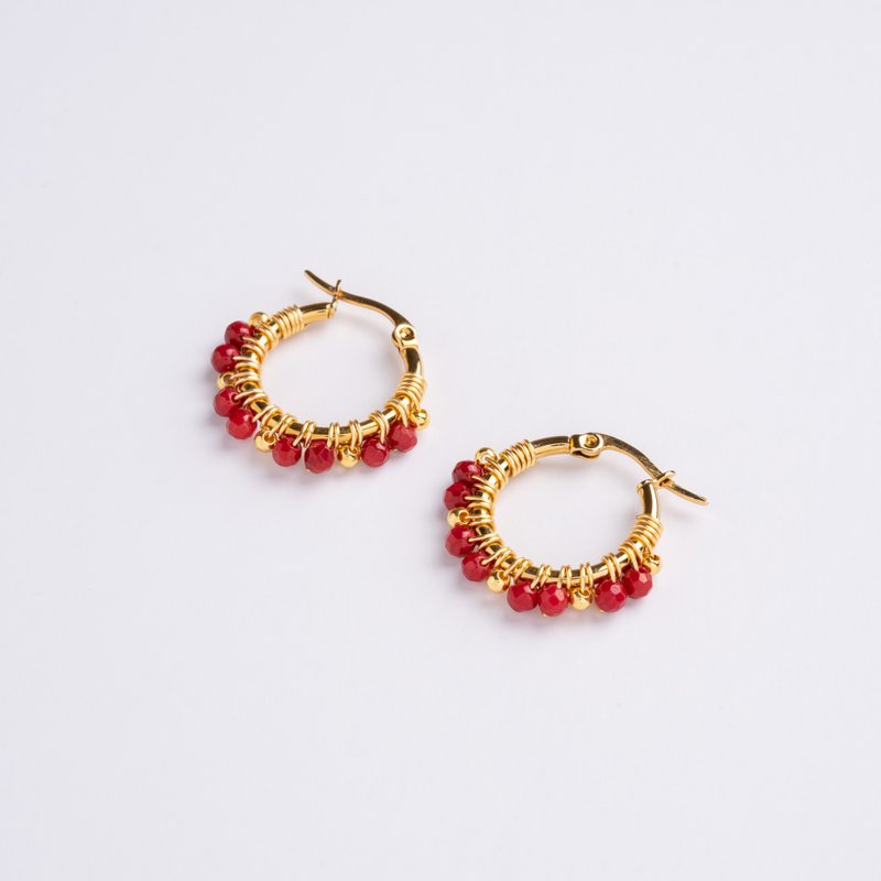 Small Amina Earrings in Red Coral (18K Gold Plated Red Coral Hoops) - 耳环/耳夹 - 半宝石 红色