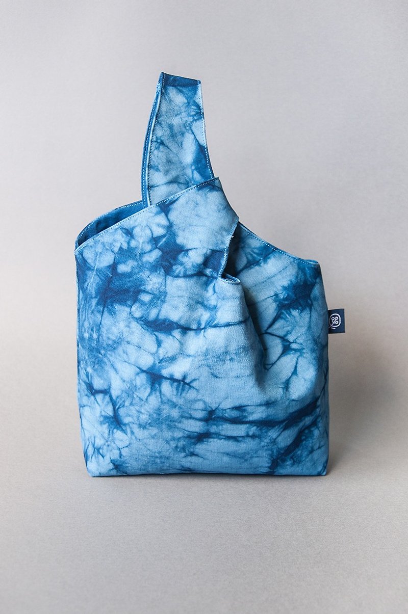 简约蓝染手提袋 - 水面上的万花筒 - 手提包/手提袋 - 棉．麻 蓝色
