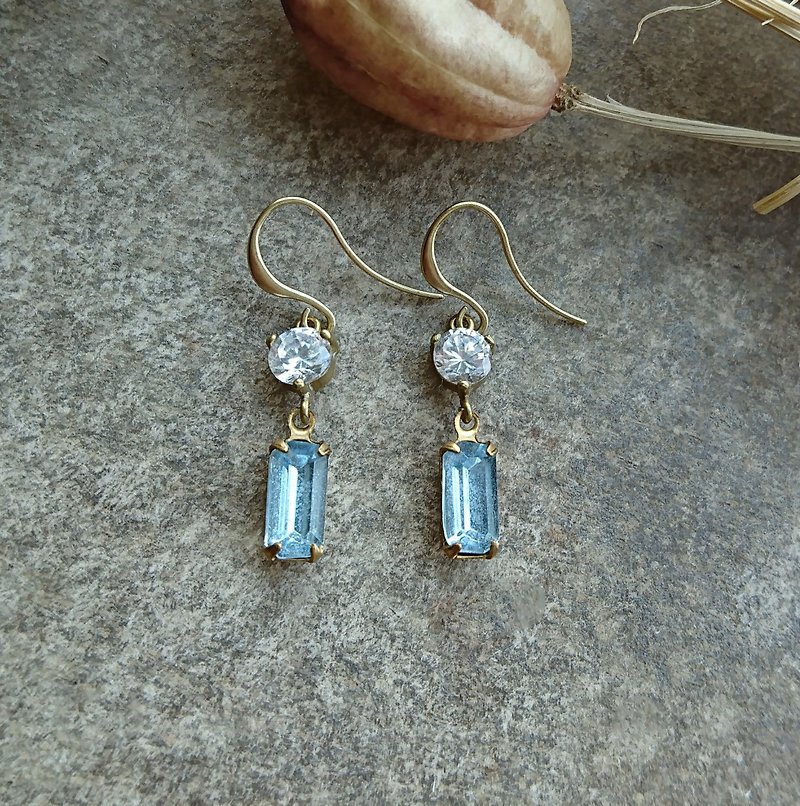 浅蓝长型玻璃锆石耳环 - 耳环/耳夹 - 其他金属 蓝色