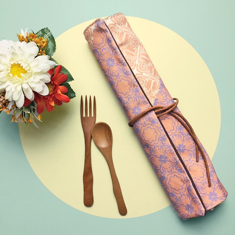 【定制化礼物】两用餐具收纳袋 纵横窗花 餐垫 餐具包 - 餐垫/桌巾 - 棉．麻 