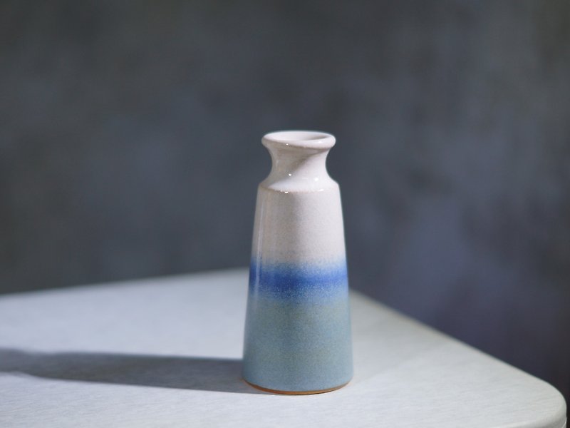 消光蓝白高腰花瓶 - 花瓶/陶器 - 陶 多色