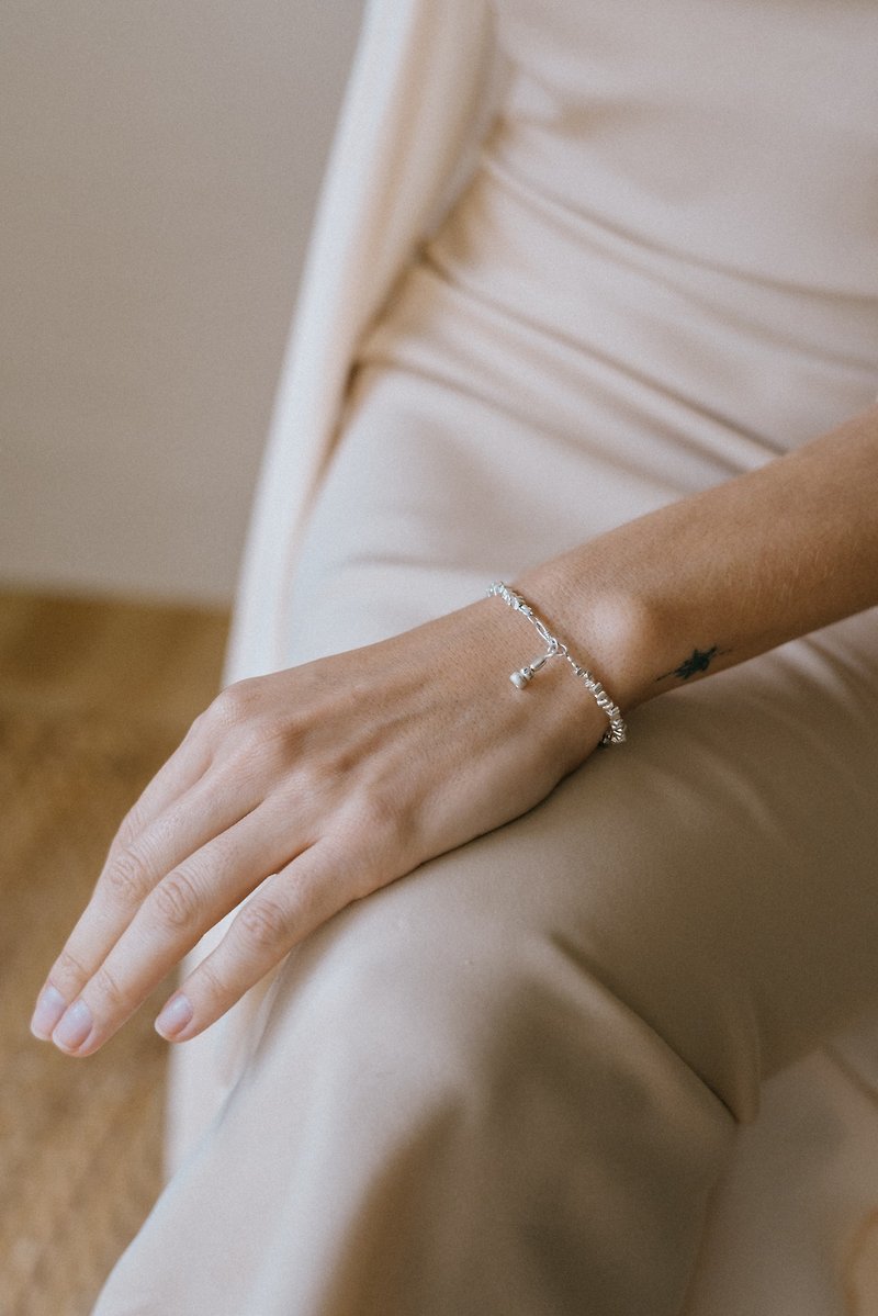 Handmade minimal silver nuggets mindfulness bracelet (B0094) - 手链/手环 - 银 银色