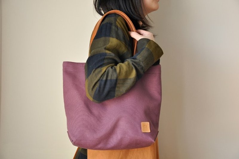 HB08　中帆布包–灭紫 - 侧背包/斜挎包 - 棉．麻 紫色