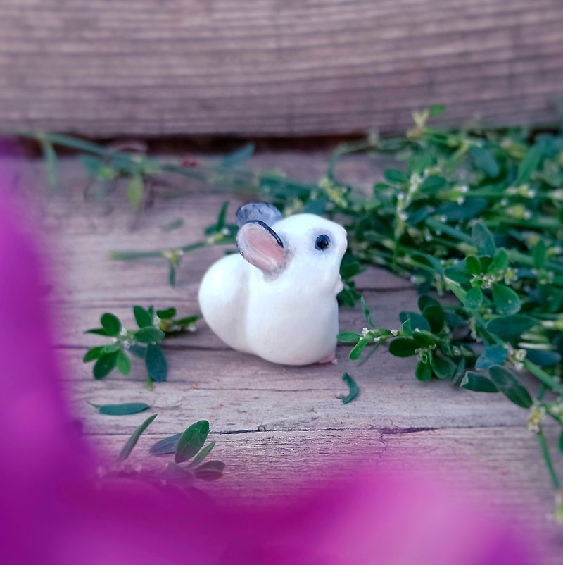 Cute chinchilla decor snow ice small animal pet Tiny sculpture gift for birthday - 摆饰 - 塑料 白色