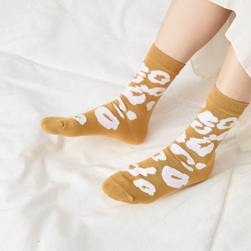 隐形的猫 /姜黄(F)-MIT设计中筒袜 - 袜子 - 棉．麻 黄色