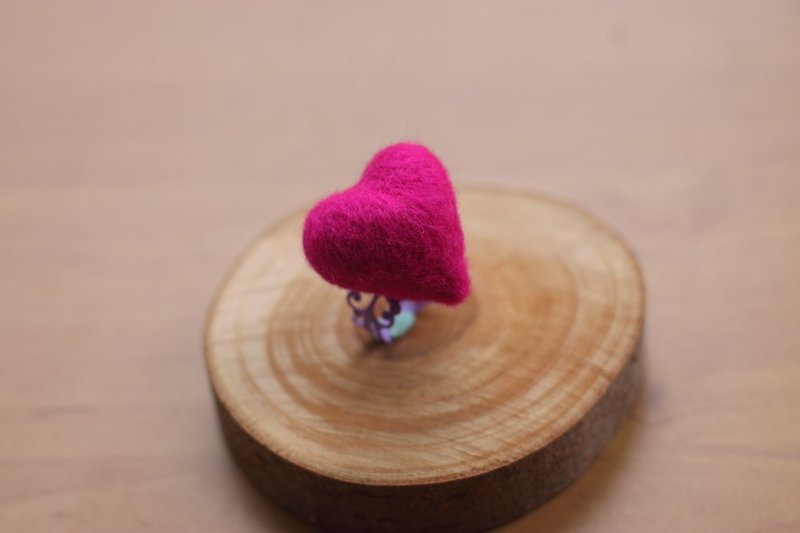 萤光深桃红雕花戒指(大) 目前有现货 可直接下标 - 戒指 - 羊毛 粉红色