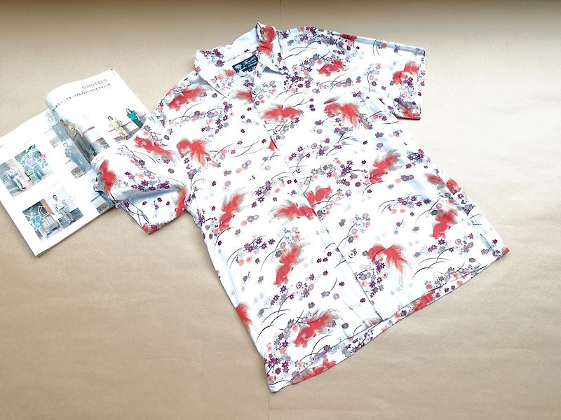 Vintage Shirt / 鱼 - 女装衬衫 - 棉．麻 白色