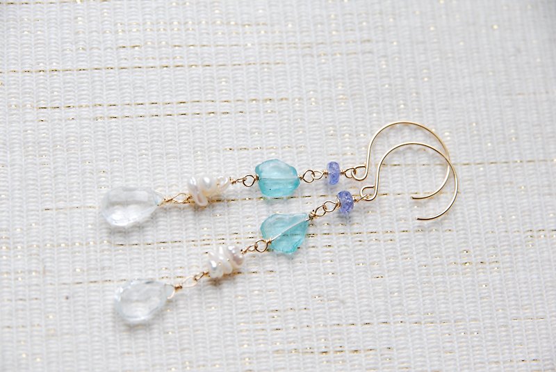 Aquamarine and blue stone earrings 14kgf