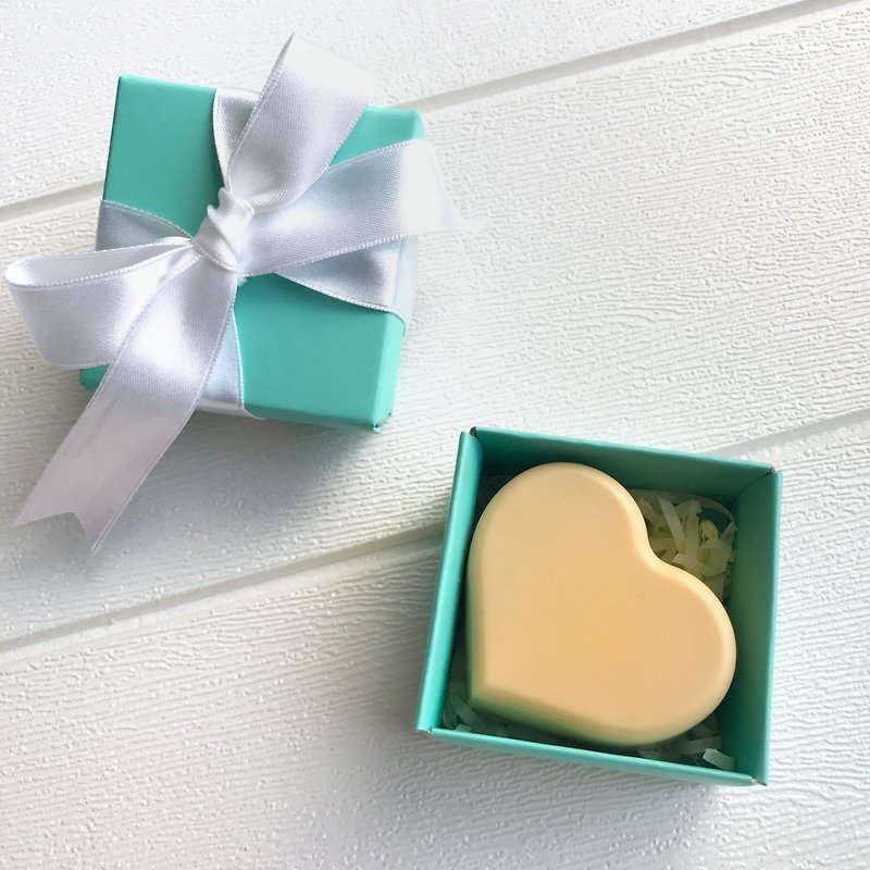 爱心皂 (含包装) I 冷制手工皂 I 给自己的情人节礼物 - 肥皂/手工皂 - 其他材质 白色