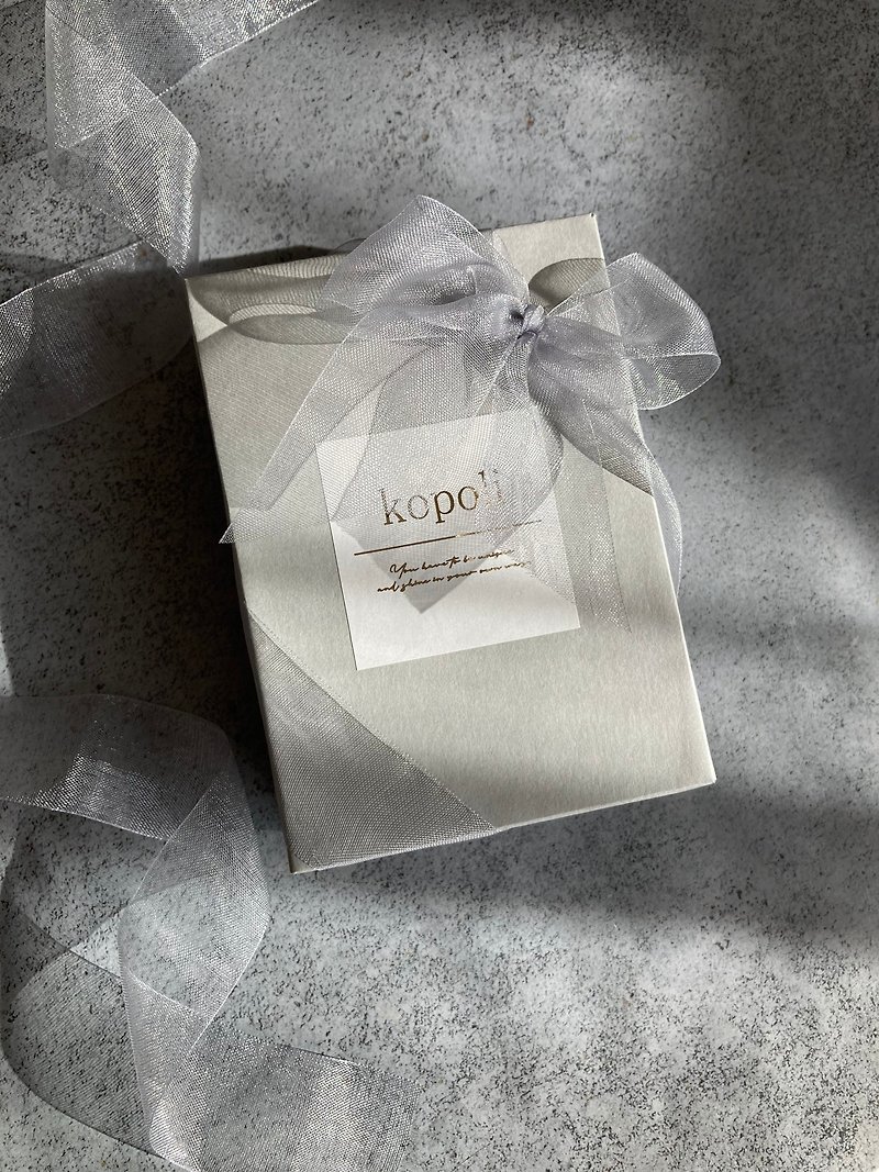 present wrapping  - GIFT BOX - - 包装材料 - 纸 灰色