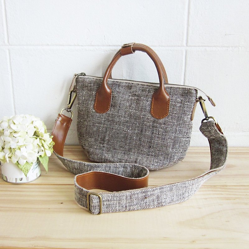 Cross-body Sweet Journey Bags S size Botanical Dyed Cotton Natural-Brown Color - 侧背包/斜挎包 - 棉．麻 灰色