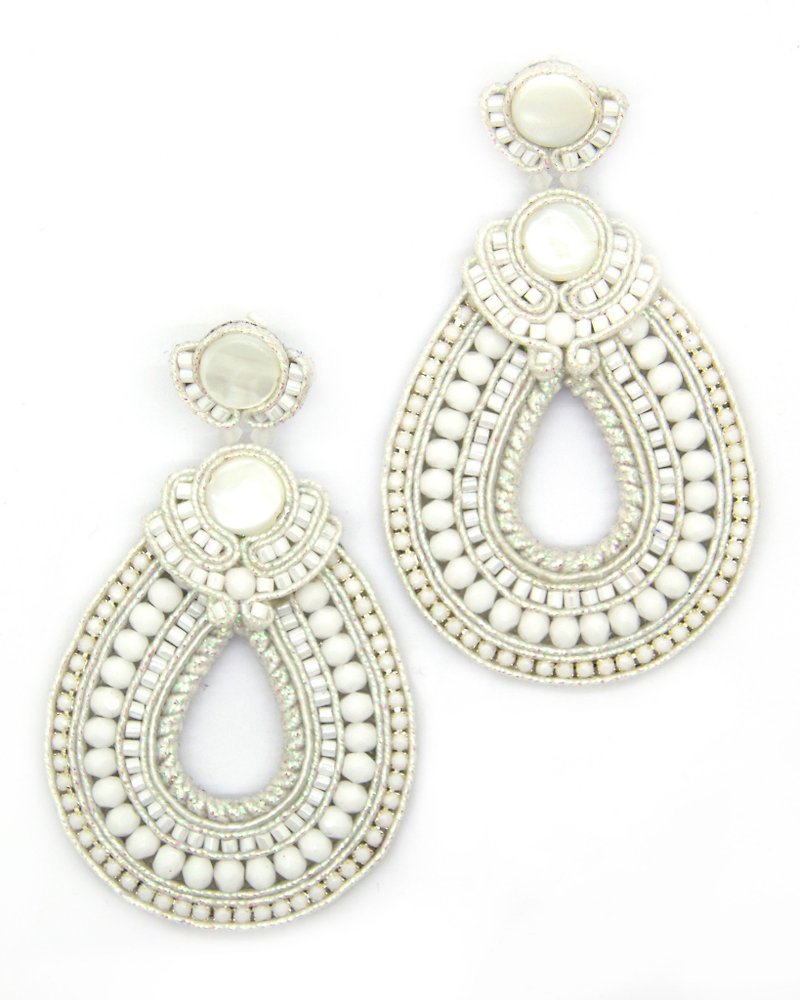 Earrings Hoop teardrop beaded earrings in white colorChristmas Gift Wrapping - 耳环/耳夹 - 其他材质 白色