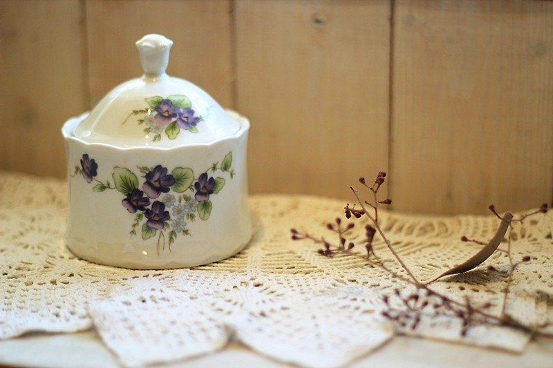 【好日恋物】英国Vintage 紫色花朵含盖糖罐 - 茶具/茶杯 - 纸 白色