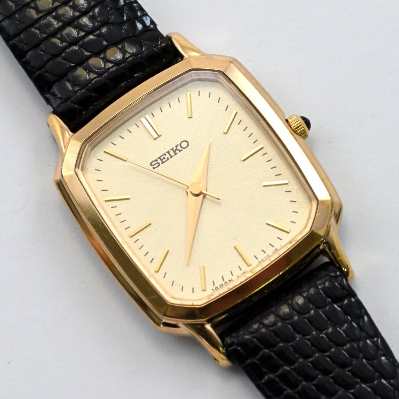 SEIKO Tank Shape 女士石英复古手表 21 毫米金 Tone 表盘 Ref.4J41-0AL0 日本发货 - 女表 - 不锈钢 金色