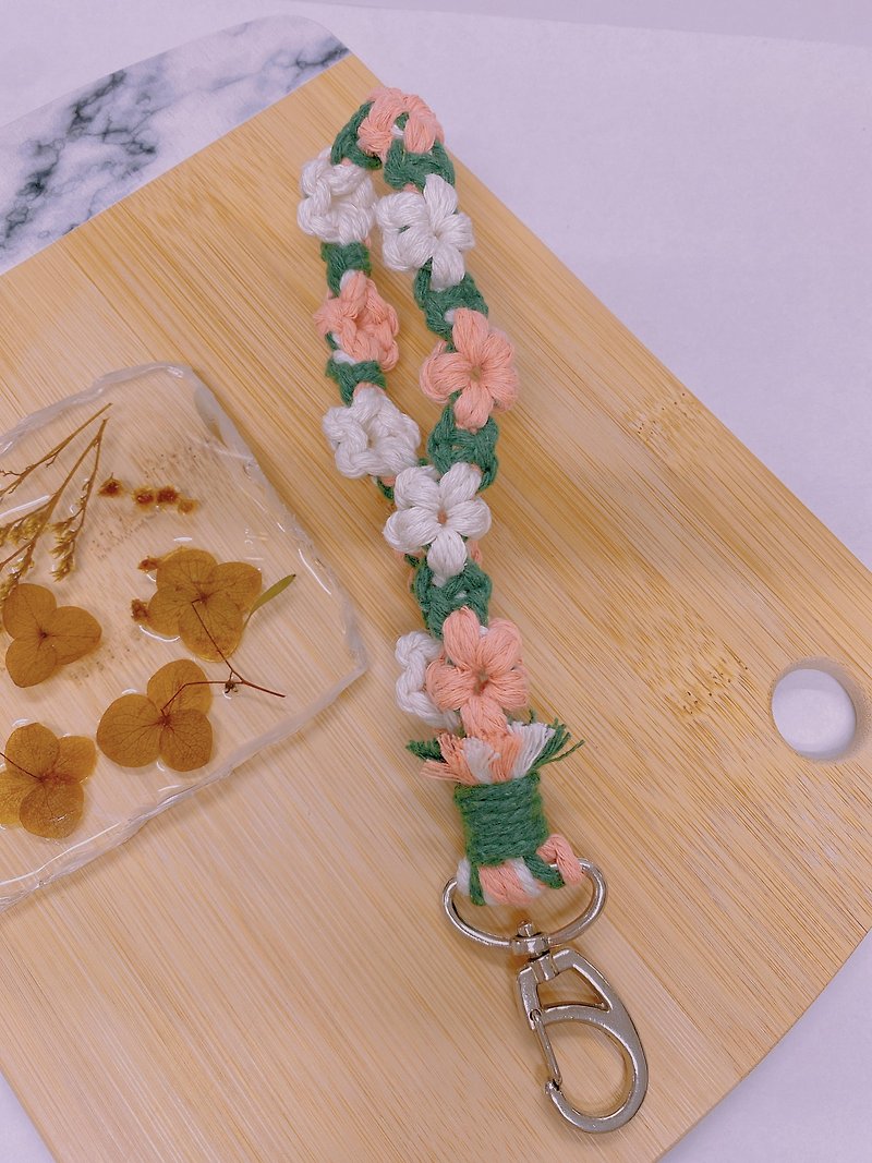 Macrame编织手机挂绳樱花系列 - 挂绳/吊绳 - 棉．麻 