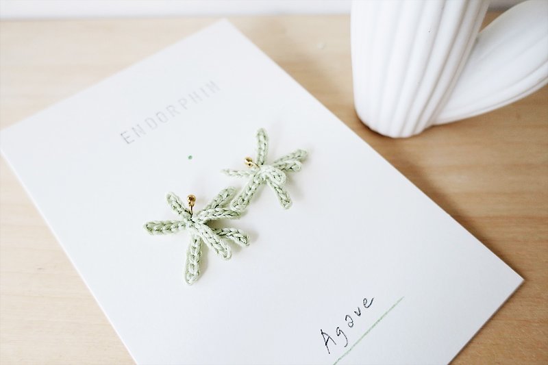 【endorphin】绣线编植物耳环 - 耳环/耳夹 - 棉．麻 绿色