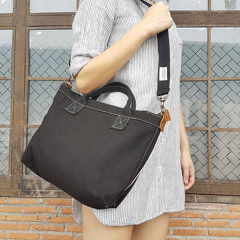 New Mini Black Simply Satchel with zipper / Canvas bag /shoulder bag - 手提包/手提袋 - 棉．麻 黑色